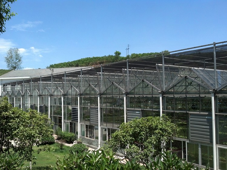 What is the difference between the sunshade curtain for solar greenhouse